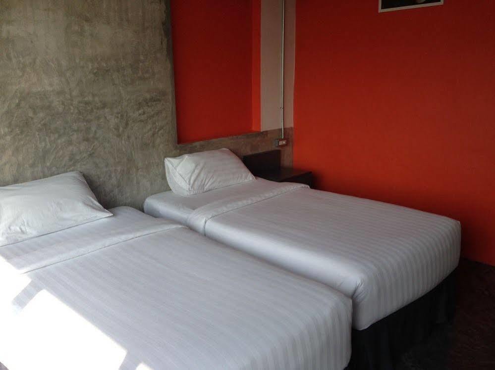 Pornsiri Hotel Sisaket Zewnętrze zdjęcie
