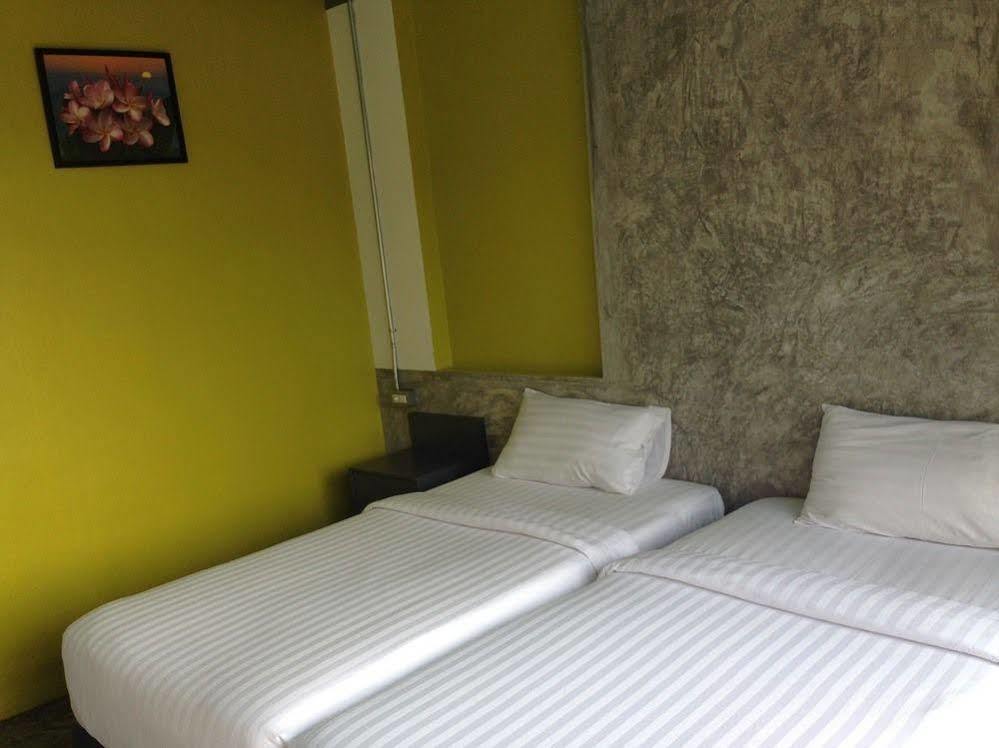 Pornsiri Hotel Sisaket Zewnętrze zdjęcie